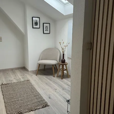 Apartamento Lb 11 Moderne, Helle Dachwohnung Am Rande Der Schwaebischen Alb *