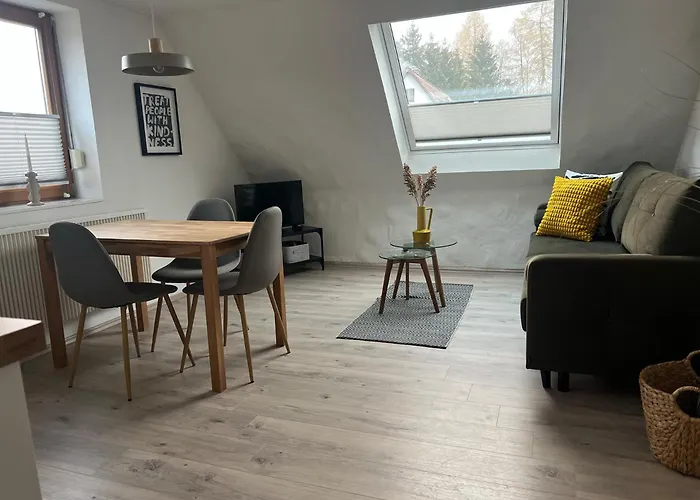 Lb 11 Moderne, Helle Dachwohnung Am Rande Der Schwaebischen Alb Apartman *